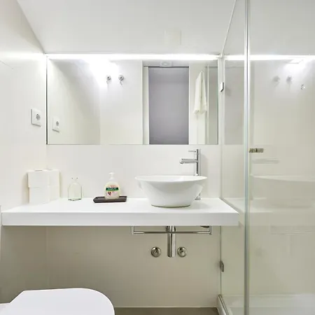Charming House With Terrace In Lisbon.wifi. ヴィラ *