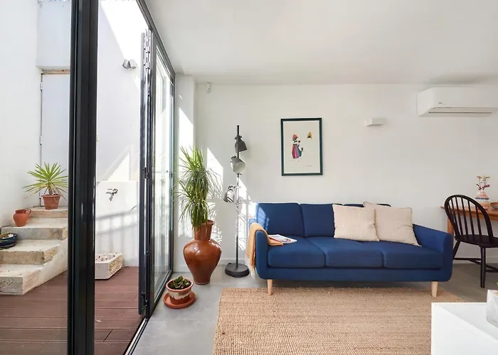 Charming House With Terrace In Lisbon.wifi. Вилла Лиссабон