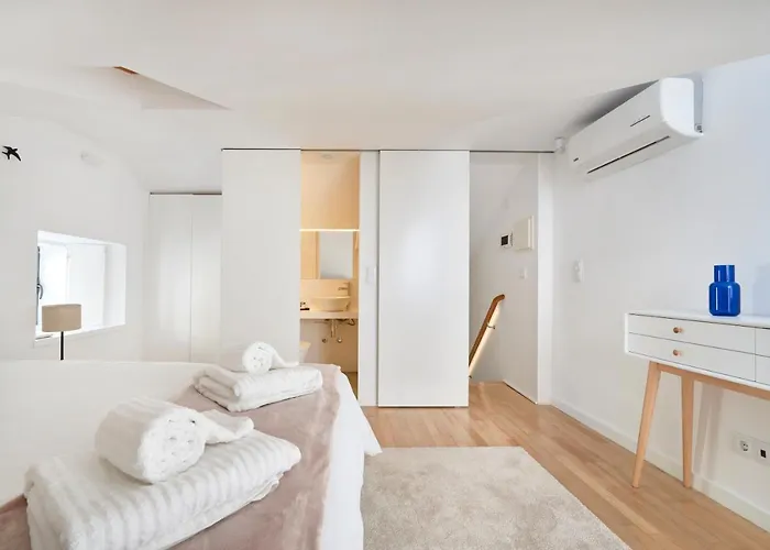 Charming House With Terrace In Lisbon.wifi. Вилла *