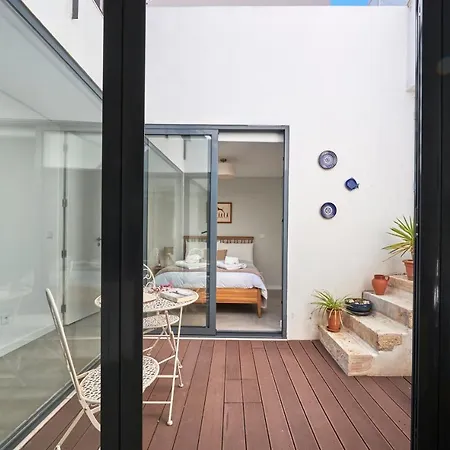 Charming House With Terrace In Lisbon.wifi. * Lissabon